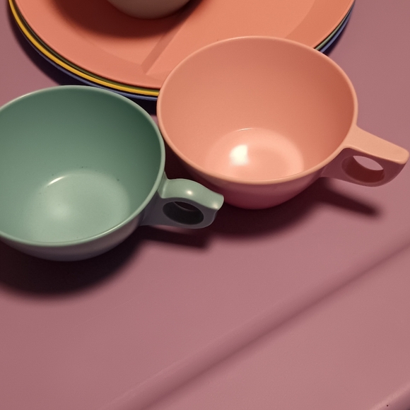 Vintage 1970 Hawkeye green picnic basket & 4 PackerWare divided picnic plates - Picture 12 of 13